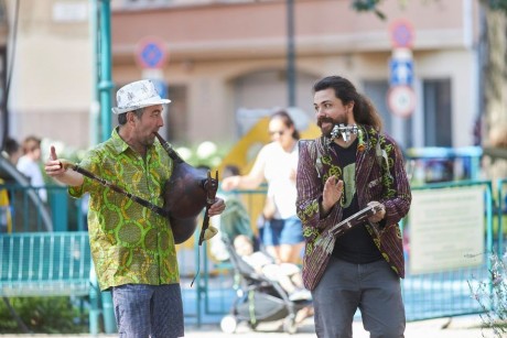 Danny Bain és Ágoston Béla mesekoncertje, vasárnap az Igézőben